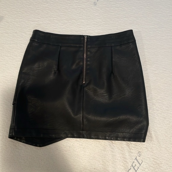 BB Dakota Leather Mini Skirt - Picture 2 of 4